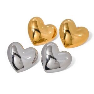 Heart Stud Earrings | Gold